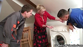 Old grandma spreads legs of two cocks